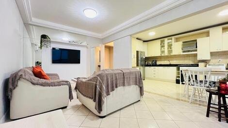Apartment with 4 bedrooms, 5 air conditioning, close to Russi shopping mall.