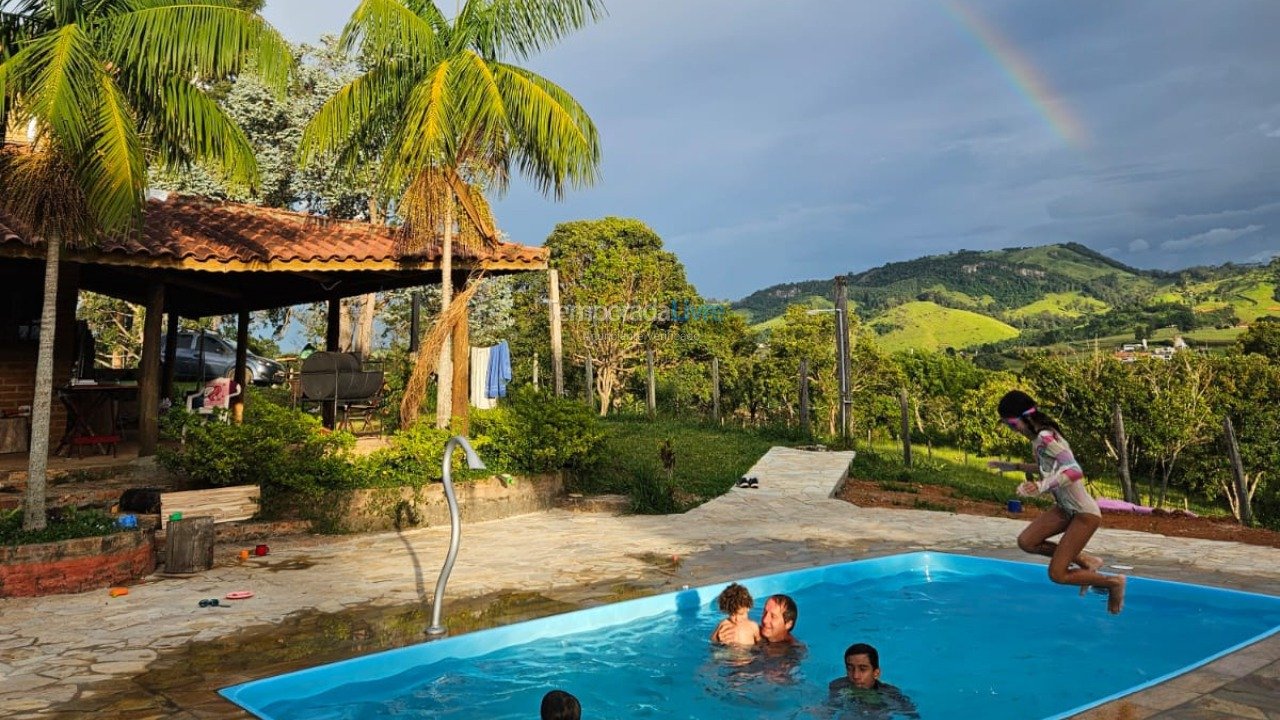 Casa para alquiler de vacaciones em Joanópolis (São Sebastião)