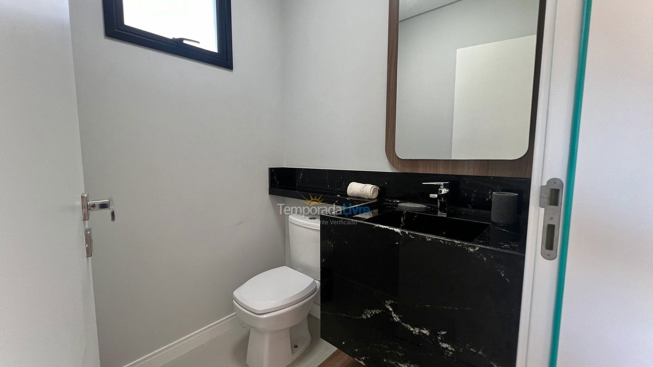 Apartamento para aluguel de temporada em Bombinhas (Canto Grande)