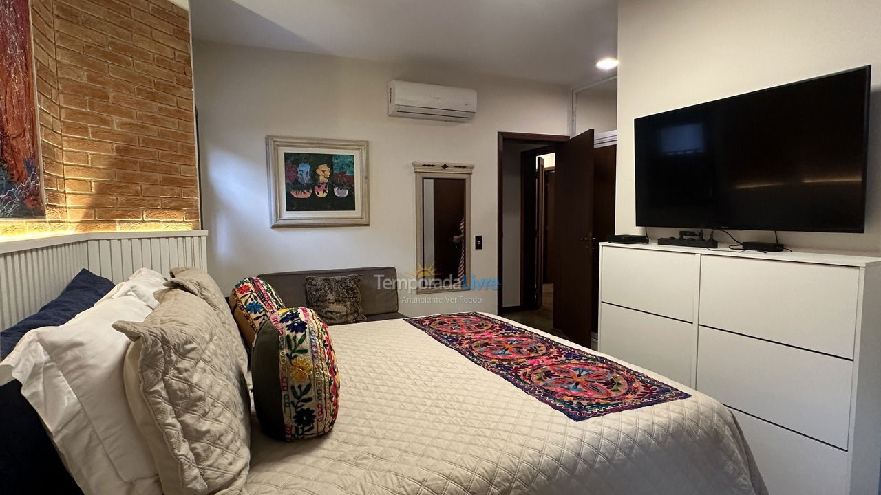 Suíte 1 (cama queen) House for vacation rental in Bertioga (Riviera de São Lourenço)