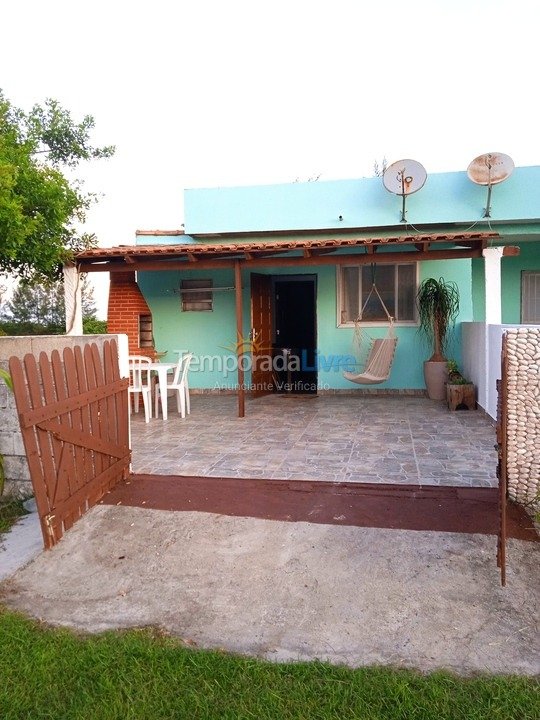 Casa para aluguel de temporada em Ilha Comprida (Av Moreira Sales)