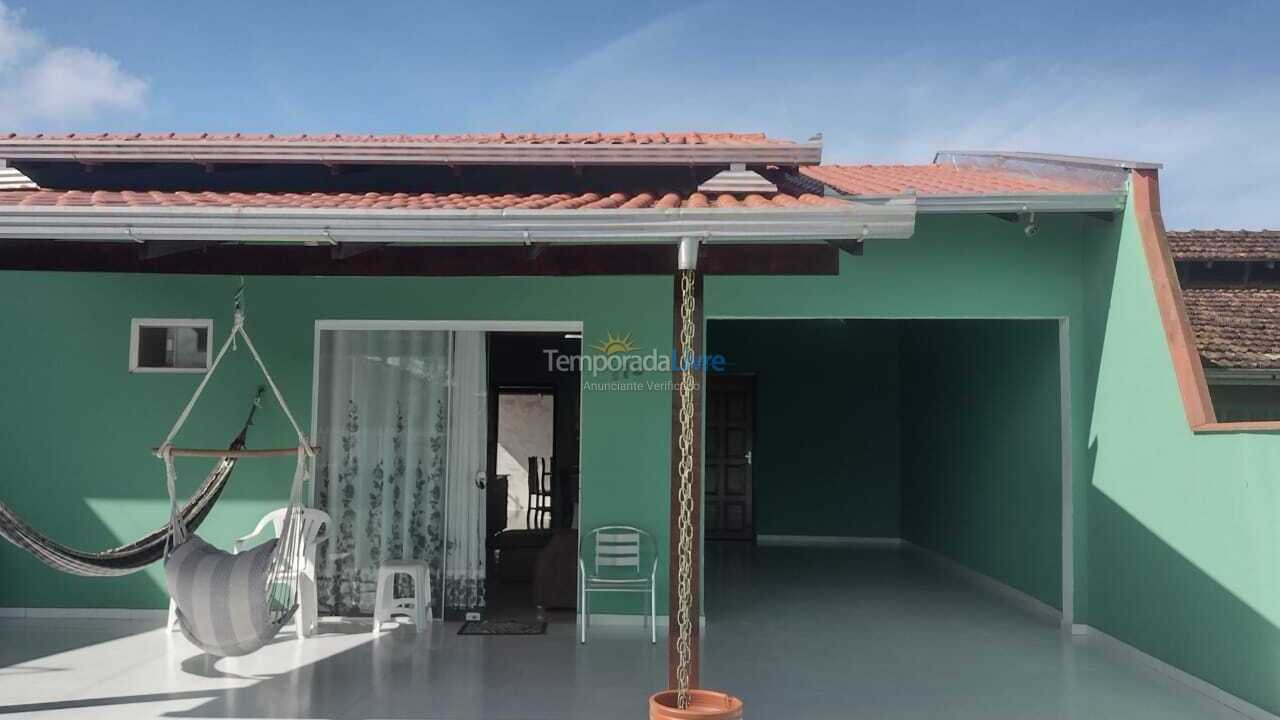Casa para alquiler de vacaciones em Balneário Barra do Sul (Praia do Bispo Centro)