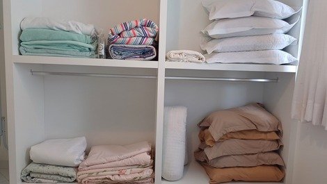 Travesseiros, cobertores e edredons disponiveis