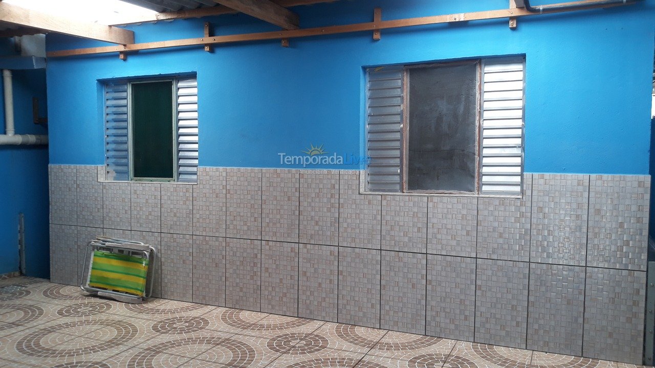 Casa para aluguel de temporada em Peruíbe (Centro)
