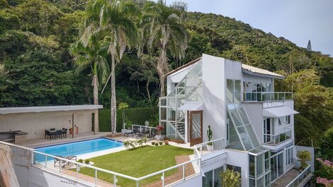 Rio106 - Mansion with incredible sea views in São Conrado