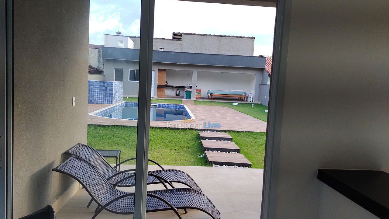 Casa para alquiler de vacaciones em Bertioga (Condominio Morada da Praia)