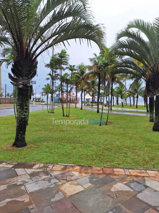 Apartamento para aluguel de temporada em Praia Grande (Praia do Caiçara)