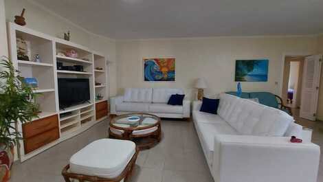 RIVIERA: Foot on the Grass, Suite+2Bedrooms, Air, 3 bathrooms, 8 guests, Sea View, M3