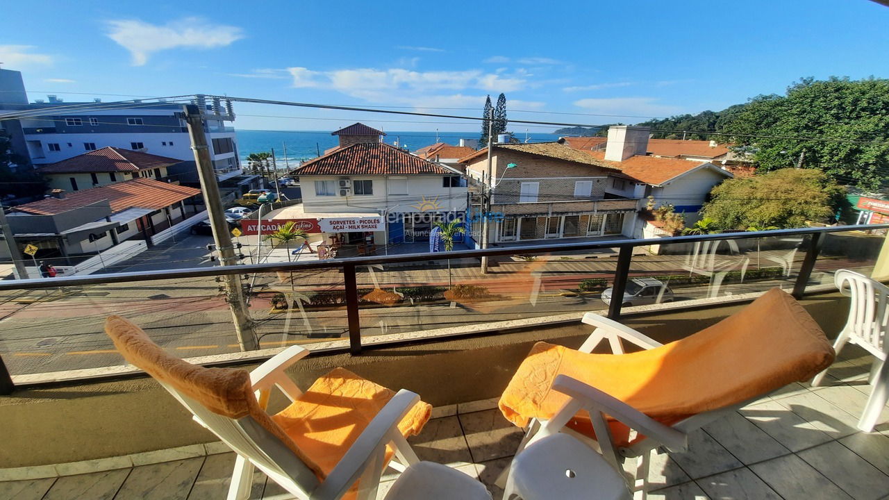 Apartment for vacation rental in Bombinhas (Praia de Bombas)