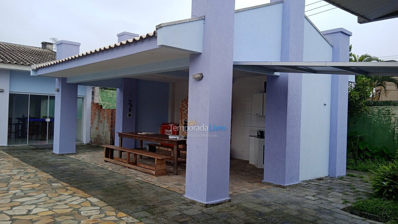 Casa para alquiler de vacaciones em Matinhos (Caiobá)