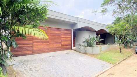 House facing the sea, Pedra Verde