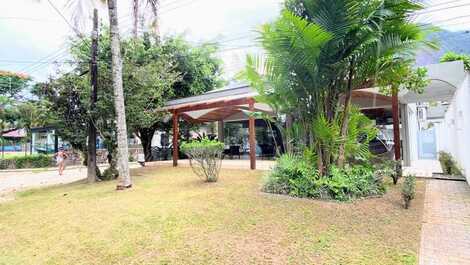 House facing the sea, Pedra Verde