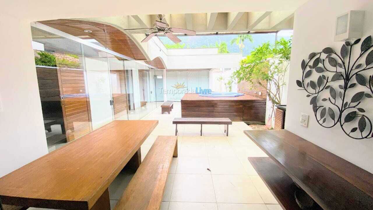 House for vacation rental in Ubatuba (Praia do Lázaro)