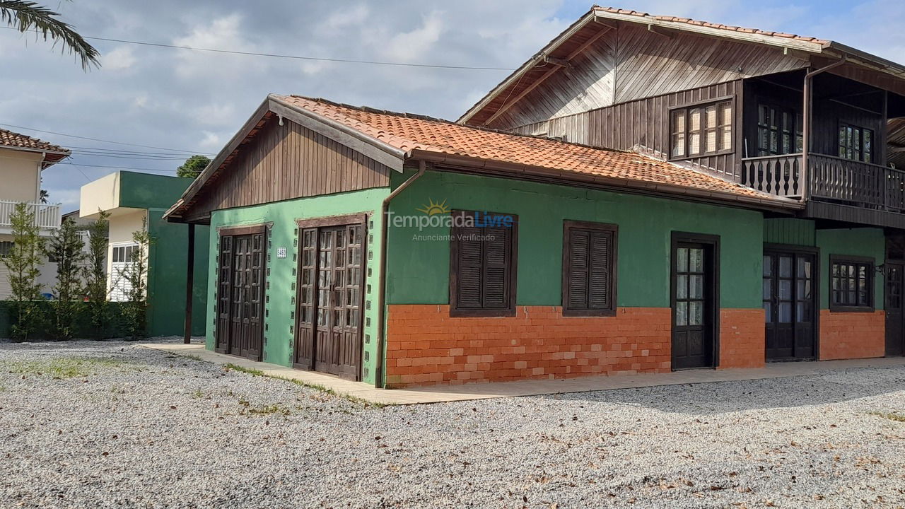 Casa para alquiler de vacaciones em Palhoça (Guarda do Embaú)