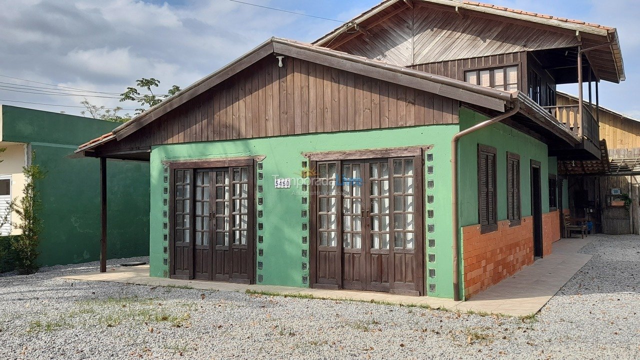 House for vacation rental in Palhoça (Guarda do Embaú)