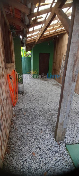 Casa para aluguel de temporada em Palhoça (Guarda do Embaú)