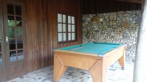 Seasonal house for up to 16 people at Praia do Rosa in Imbituba/SC