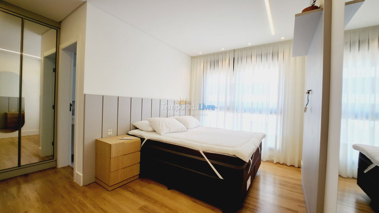 Apartamento para aluguel de temporada em Florianópolis (Jurere Tradicional)