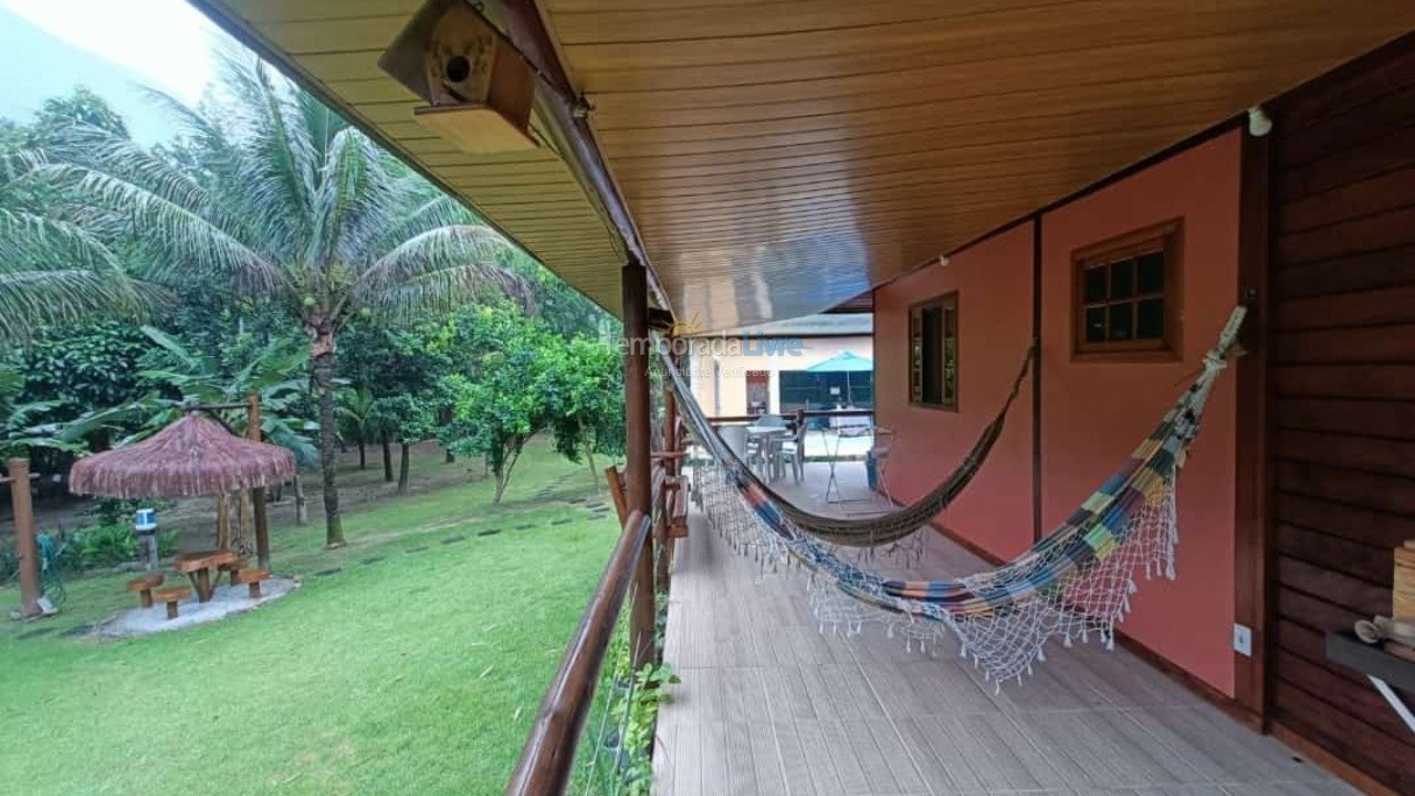Chácara / sítio para aluguel de temporada em Macaé (Serra da Cruz)