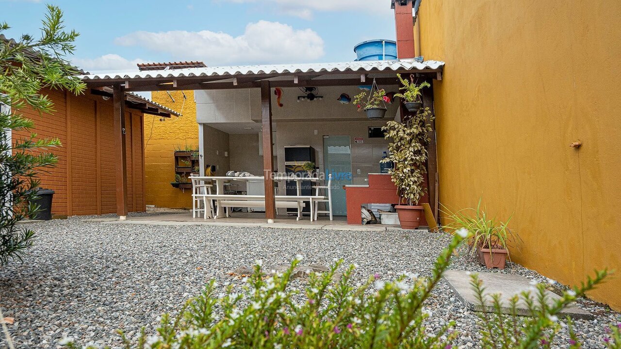 Casa para aluguel de temporada em Navegantes (Meia Praia)