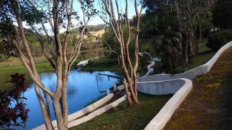 Rent Ibiúna farmhouse with 2 ponds fishing.and laser boat and paddle boat