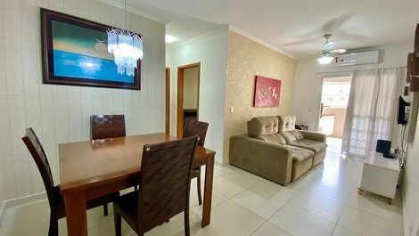 A073 - Apartamento de 2 Dormitorios con Balcón Gourmet y Aire Acondicionado. en la sala