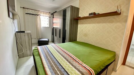 A073 - Apartamento de 2 Dormitorios con Balcón Gourmet y Aire Acondicionado. en la sala