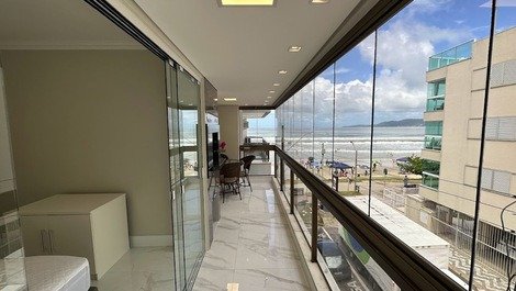 Acogedor apartamento con vistas al mar