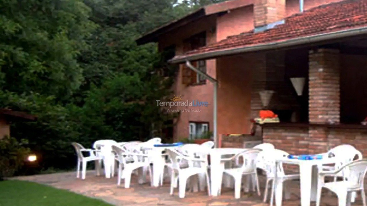 Casa para aluguel de temporada em Carapicuíba (Granja Viana)