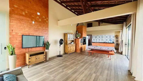 Chalet Medeiros Quiet space 20 minutes from Beto Carrero