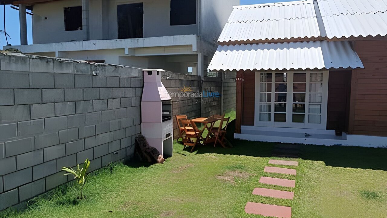Casa para aluguel de temporada em Entre Rios (Corre Nú)