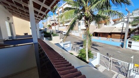 Townhouse located 280 meters from the sea of Bombas