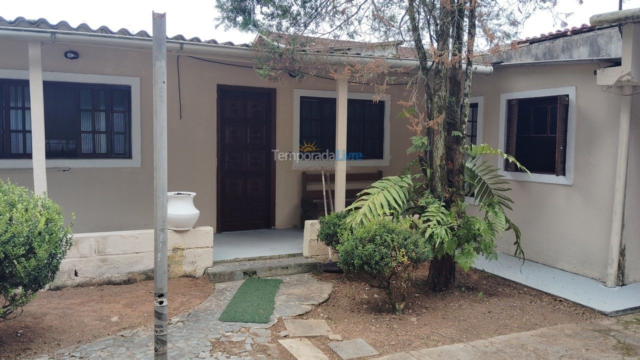 Casa para aluguel de temporada em Guarujá (Jardim Três Marias)
