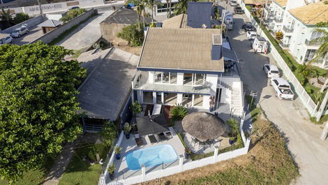 ACONCHEGANTE CASA DE ALTO PADRÃO, BEIRA MAR EM PORTO BELO