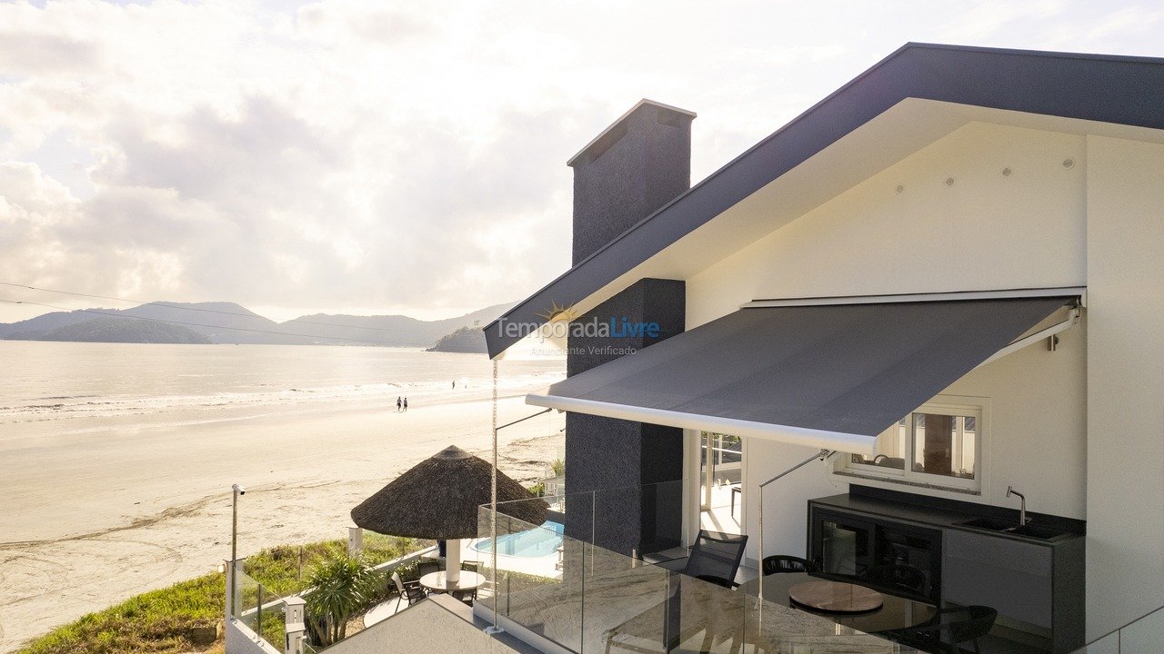 Casa para aluguel de temporada em Porto Belo (Praia do Pereque)