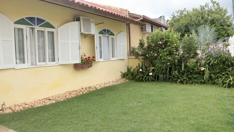 Excelente Casa para aluguel de temporada em Cachoeira do Bom Jesús,...