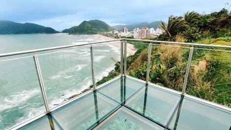 Guarujá with air conditioning and Wi fi