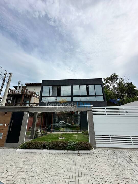 Casa para alquiler de vacaciones em Balneário Camboriú (Praia do Estaleiro)