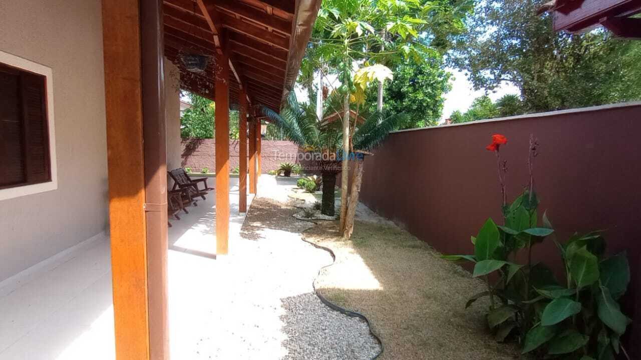 Casa para alquiler de vacaciones em Ubatuba (Praia de Itamambuca)