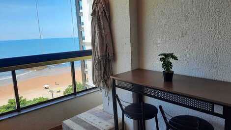 GREAT POINT APARTMENT WITH BALCONY IN FRONT OF MORRO GUARAPARI BEACH