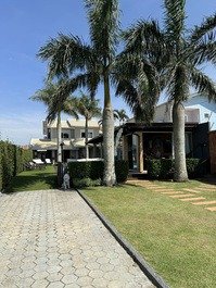 Maravilhosa casa frente Mar c/ piscina na Pinheira