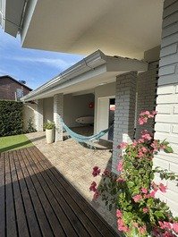 Wonderful sea front house with pool in Pinheira