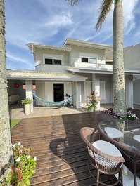 Wonderful sea front house with pool in Pinheira
