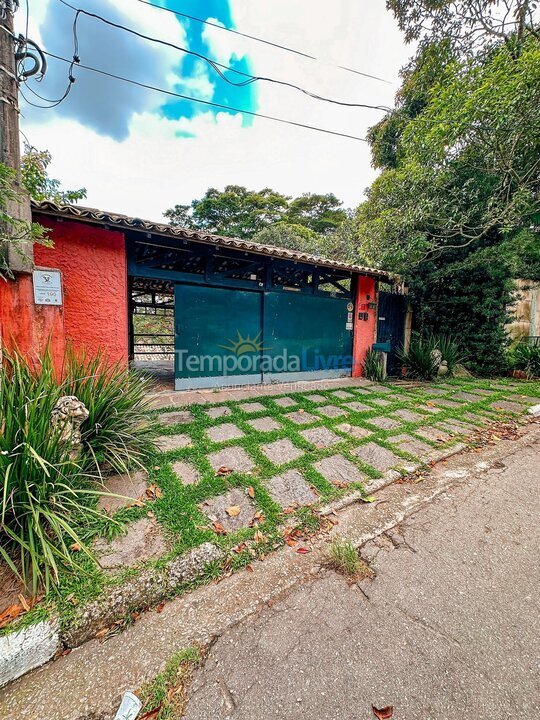 Casa para aluguel de temporada em Cotia (Vila Santo Antônio)