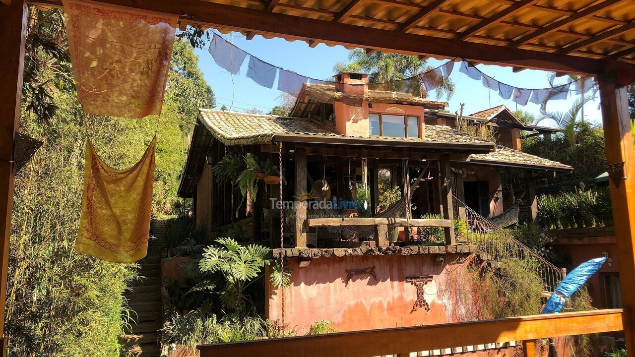 Casa para alquiler de vacaciones em Cotia (Vila Santo Antônio)