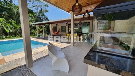 Comfortable house with pool for seasonal rentals, 120m from the beach