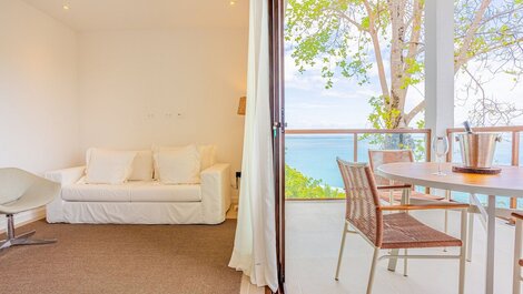 Bedroom and Living Room with Sea View - 50m from the Beach