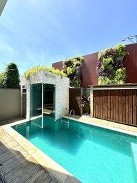 Casa com piscina e sauna privativa, 4 quartos (todos suítes)