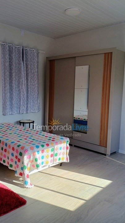 Apartamento para aluguel de temporada em Porto Alegre (Passo D Areia)