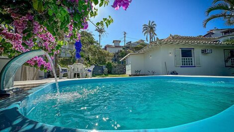 Casa con piscina a 50m de la playa de Ferradura